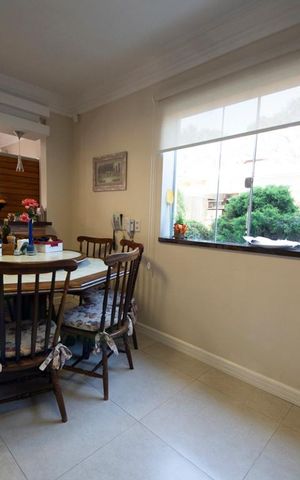 Casa à venda com 680m², 3 quartos e 2 vagasCozinha