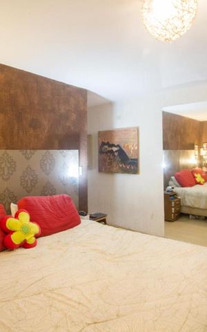 Casa à venda com 340m², 4 quartos e 3 vagasSuíte