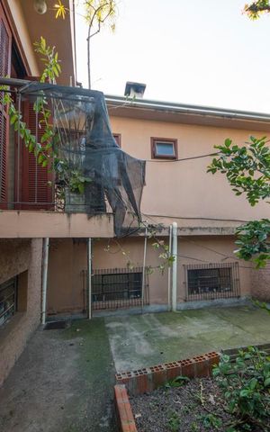 Casa à venda com 350m², 5 quartos e 3 vagasPátio Fundos