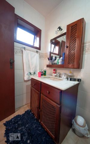 Casa à venda com 350m², 5 quartos e 3 vagasBanheiro da Suíte 2