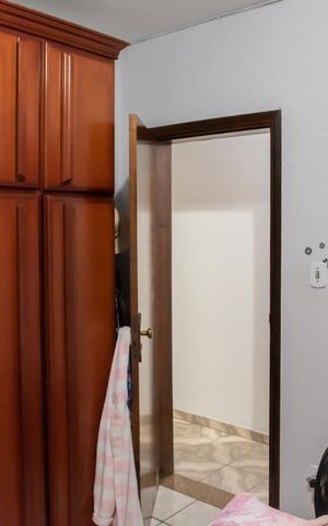 Casa à venda com 250m², 8 quartos e 2 vagas Casa à venda com 250m², 8 quartos e 2 vagasCasa 1 - Quarto 3