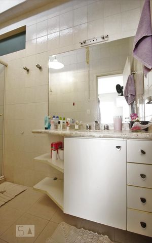 Apartamento para alugar com 159m², 3 quartos e 3 vagasBanheiro da suíte 1