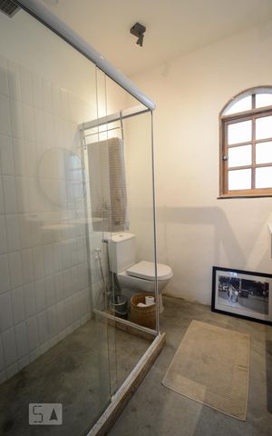 Casa à venda com 500m², 6 quartos e sem vaga Casa à venda com 500m², 6 quartos e sem vagaBanheiro do Studio