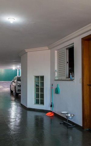 Casa à venda com 300m², 3 quartos e 7 vagasGaragem