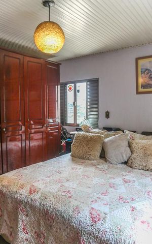 Casa à venda com 245m², 3 quartos e 3 vagas Casa à venda com 245m², 3 quartos e 3 vagasSuite