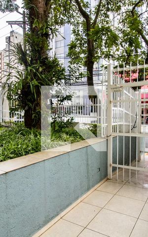 Apartamento à venda com 33m², 1 quarto e 1 vaga Apartamento à venda com 33m², 1 quarto e 1 vagaPortão de entrada do prédio
