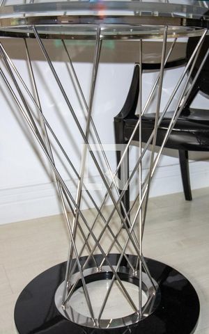 Apartamento à venda com 33m², 1 quarto e 1 vaga Apartamento à venda com 33m², 1 quarto e 1 vagaSala- detalhe mesa