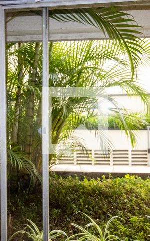 Apartamento à venda com 33m², 1 quarto e 1 vaga Apartamento à venda com 33m², 1 quarto e 1 vagaÁrea comum - vista do salão de festas