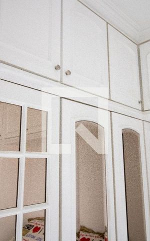 Apartamento à venda com 33m², 1 quarto e 1 vaga Apartamento à venda com 33m², 1 quarto e 1 vagaQuarto - detalhe armários