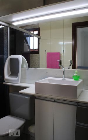 Casa à venda com 92m², 2 quartos e 1 vagaBanheiro da Suíte