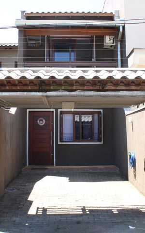 Casa à venda com 92m², 2 quartos e 1 vagaFachada