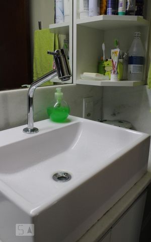Casa à venda com 92m², 2 quartos e 1 vagaDetalhe banheiro