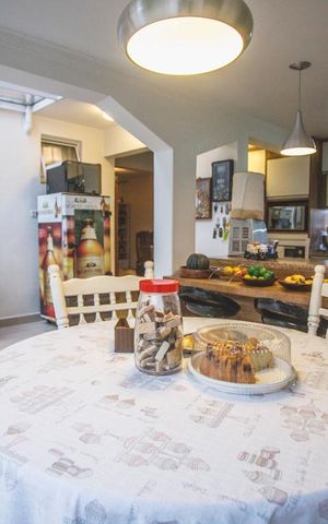 Casa à venda com 250m², 4 quartos e 2 vagas Casa à venda com 250m², 4 quartos e 2 vagasCozinha