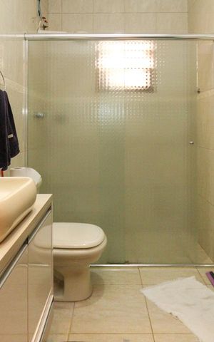 Casa à venda com 160m², 2 quartos e 4 vagasBanheiro