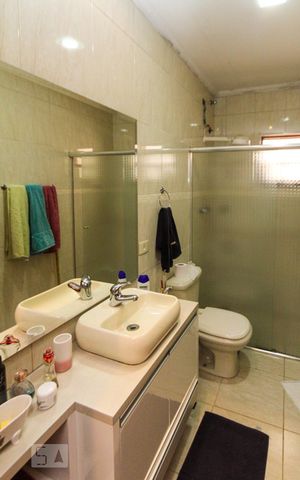 Casa à venda com 160m², 2 quartos e 4 vagasBanheiro