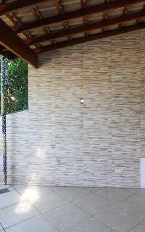 Casa à venda com 160m², 2 quartos e 4 vagasvaranda