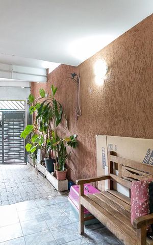 Casa à venda com 130m², 4 quartos e 2 vagasEntrada da casa