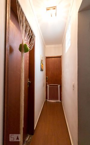 Casa à venda com 130m², 4 quartos e 2 vagasCorredor - quartos