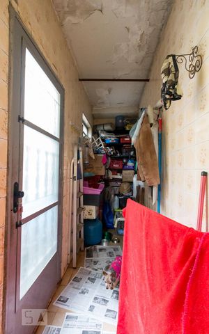 Casa à venda com 130m², 4 quartos e 2 vagasAcesso à área de serviço e quintal