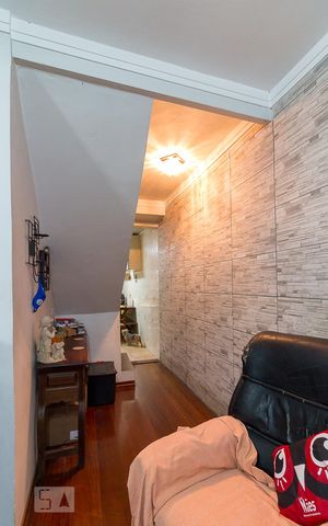 Casa à venda com 130m², 4 quartos e 2 vagasCorredor - sala
