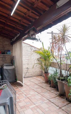 Casa à venda com 130m², 4 quartos e 2 vagasVaranda quarto 2