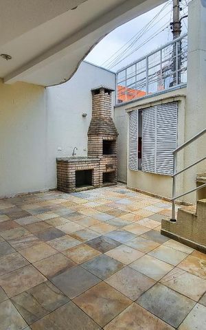 Casa de condomínio à venda com 307m², 4 quartos e 4 vagas Casa de condomínio à venda com 307m², 4 quartos e 4 vagasÁrea Comum