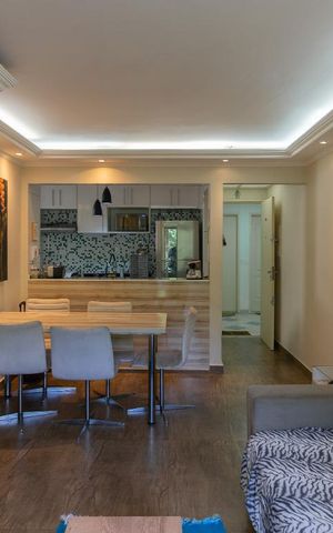 Apartamento à venda com 70m², 2 quartos e 1 vaga Apartamento à venda com 70m², 2 quartos e 1 vagaSala