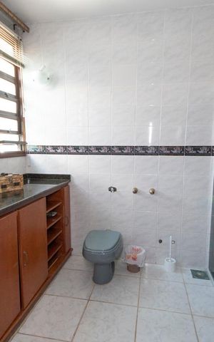 Casa à venda com 400m², 4 quartos e 4 vagasBanheiro da Suíte