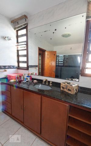 Casa à venda com 400m², 4 quartos e 4 vagasBanheiro da Suíte