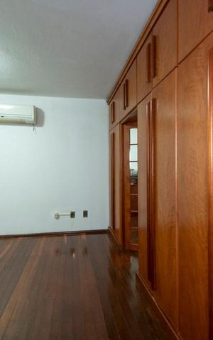Casa à venda com 400m², 4 quartos e 4 vagasQuarto 4 Suíte