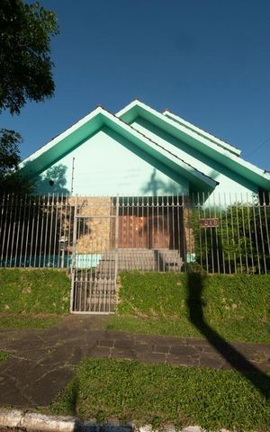 Casa à venda com 400m², 4 quartos e 4 vagasFachada