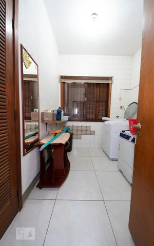 Casa à venda com 400m², 4 quartos e 4 vagasÁrea de Serviço