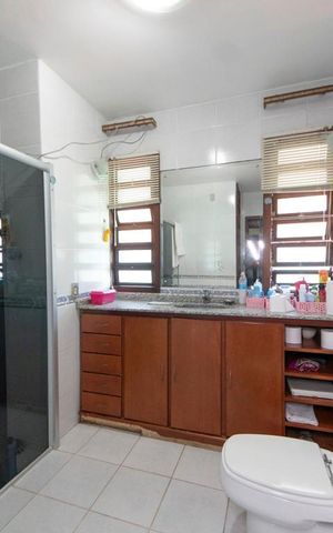 Casa à venda com 400m², 4 quartos e 4 vagasBanheiro 3