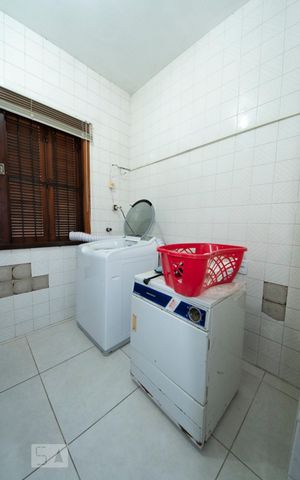 Casa à venda com 400m², 4 quartos e 4 vagasÁrea de Serviço
