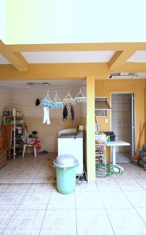 Casa à venda com 200m², 3 quartos e 2 vagasÁrea de Serviço