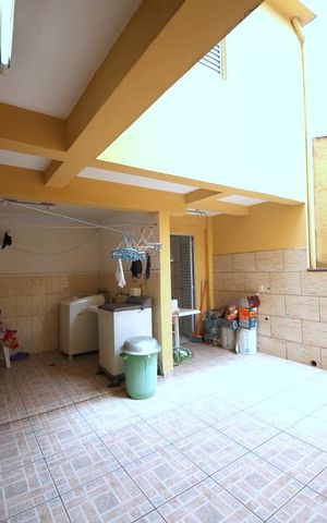 Casa à venda com 200m², 3 quartos e 2 vagasÁrea de Serviço