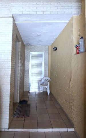Casa à venda com 200m², 3 quartos e 2 vagasEntrada