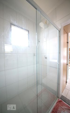 Casa à venda com 200m², 3 quartos e 2 vagasBanheiro