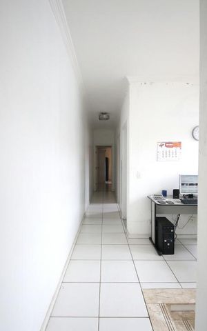 Casa à venda com 200m², 3 quartos e 2 vagasCorredor