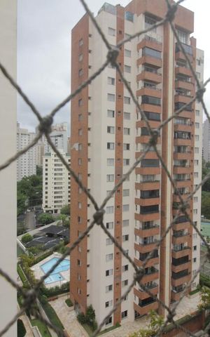 Apartamento à venda com 90m², 2 quartos e 2 vagasVista da suíte