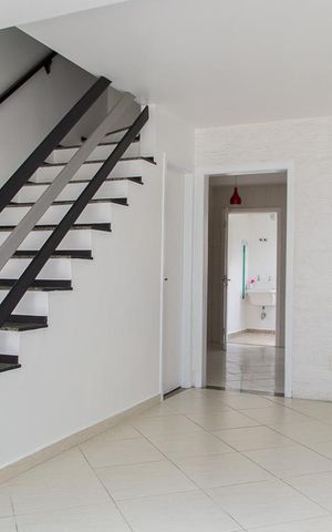 Casa de condomínio à venda com 150m², 2 quartos e 2 vagas Casa de condomínio à venda com 150m², 2 quartos e 2 vagasSala