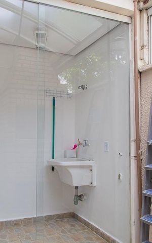 Casa de condomínio à venda com 150m², 2 quartos e 2 vagas Casa de condomínio à venda com 150m², 2 quartos e 2 vagasÁrea de serviço e churrasqueira