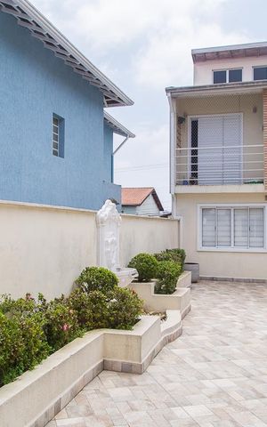 Casa de condomínio à venda com 150m², 2 quartos e 2 vagas Casa de condomínio à venda com 150m², 2 quartos e 2 vagasVista da sala