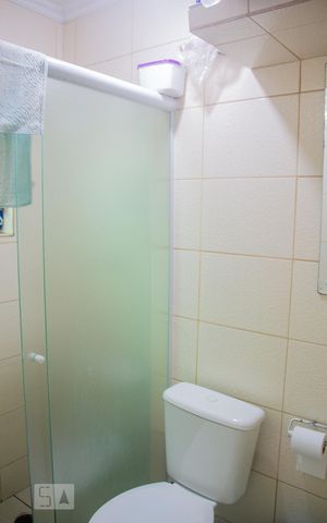 Casa à venda com 150m², 3 quartos e 2 vagas Casa à venda com 150m², 3 quartos e 2 vagasBanheiro de Serviço