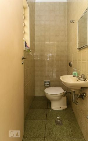 Casa à venda com 357m², 3 quartos e 3 vagas Casa à venda com 357m², 3 quartos e 3 vagasLavabo