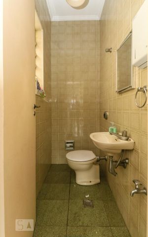 Casa à venda com 357m², 3 quartos e 3 vagas Casa à venda com 357m², 3 quartos e 3 vagasLavabo