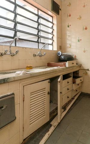 Casa à venda com 357m², 3 quartos e 3 vagas Casa à venda com 357m², 3 quartos e 3 vagasCozinha