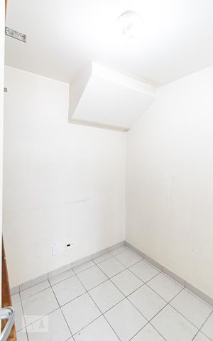 Apartamento à venda com 280m², 3 quartos e 4 vagas Apartamento à venda com 280m², 3 quartos e 4 vagasQuarto de Serviço