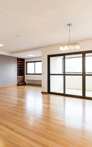 Apartamento à venda com 280m², 3 quartos e 4 vagas Apartamento à venda com 280m², 3 quartos e 4 vagasSala