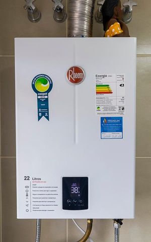 Apartamento à venda com 70m², 3 quartos e 2 vagas Apartamento à venda com 70m², 3 quartos e 2 vagasAquecedor de água